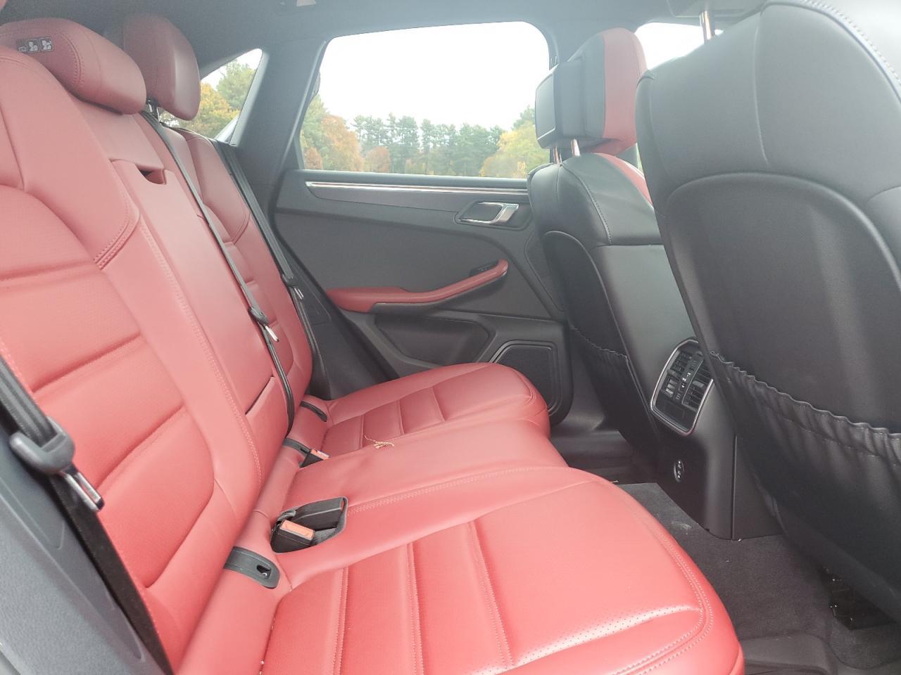 2023 PORSCHE Macan