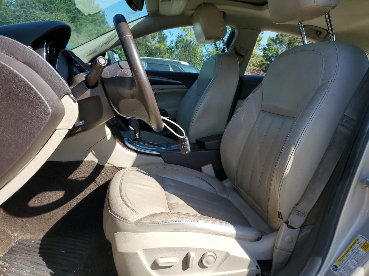2011 BUICK Regal