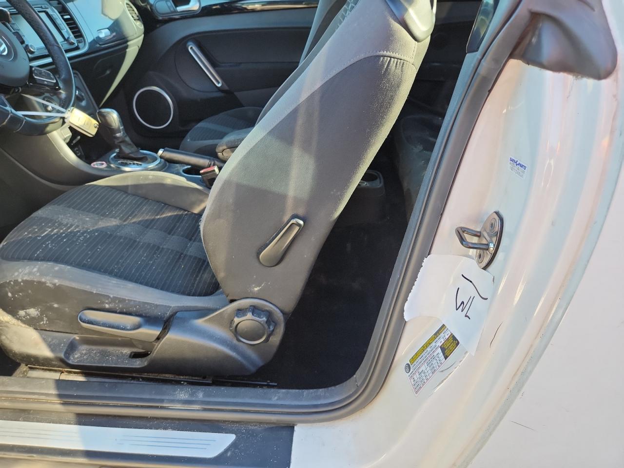 2012 VOLKSWAGEN Beetle