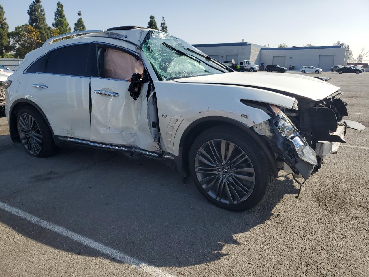 2017 INFINITI QX70