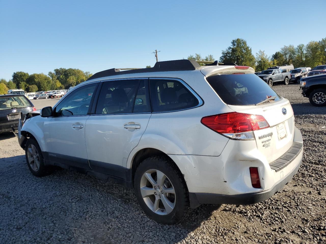 2014 SUBARU Outback