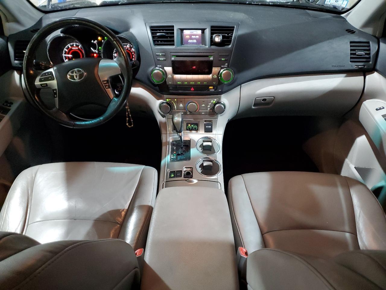 2011 TOYOTA HIGHLANDER