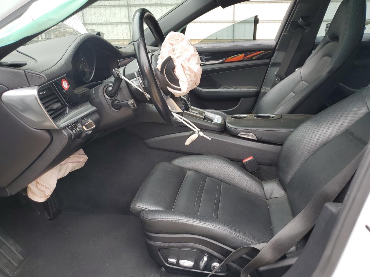 2018 PORSCHE Panamera