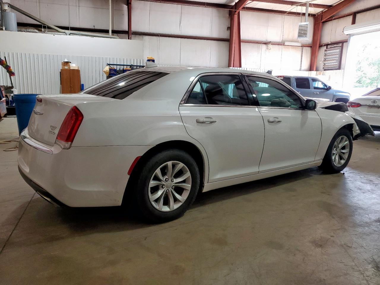 2016 CHRYSLER 300