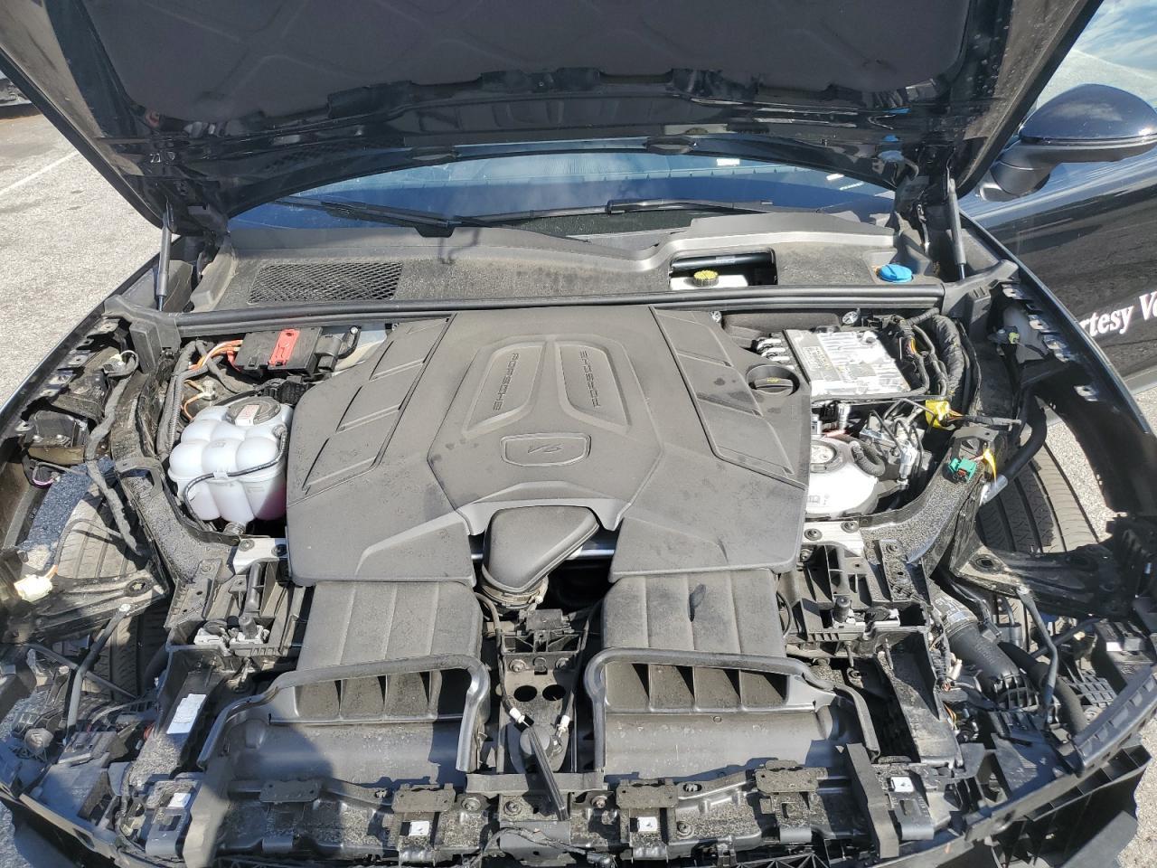 2024 PORSCHE CAYENNE