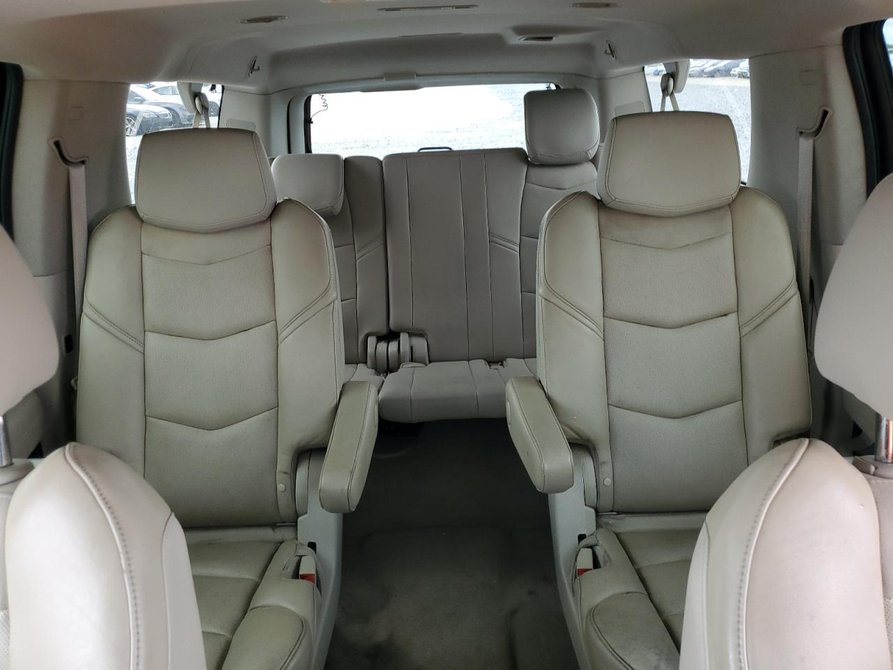 2017 CADILLAC Escalade ESV