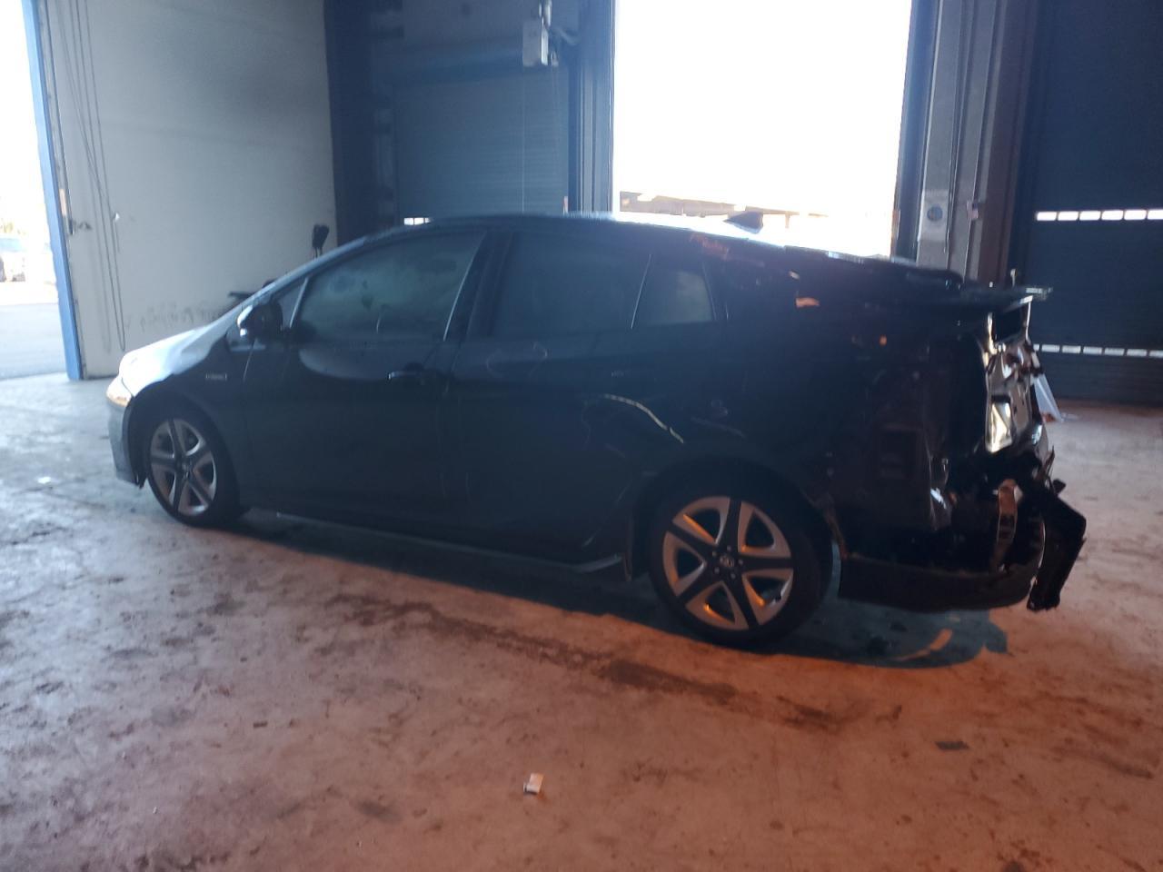 2016 TOYOTA PRIUS
