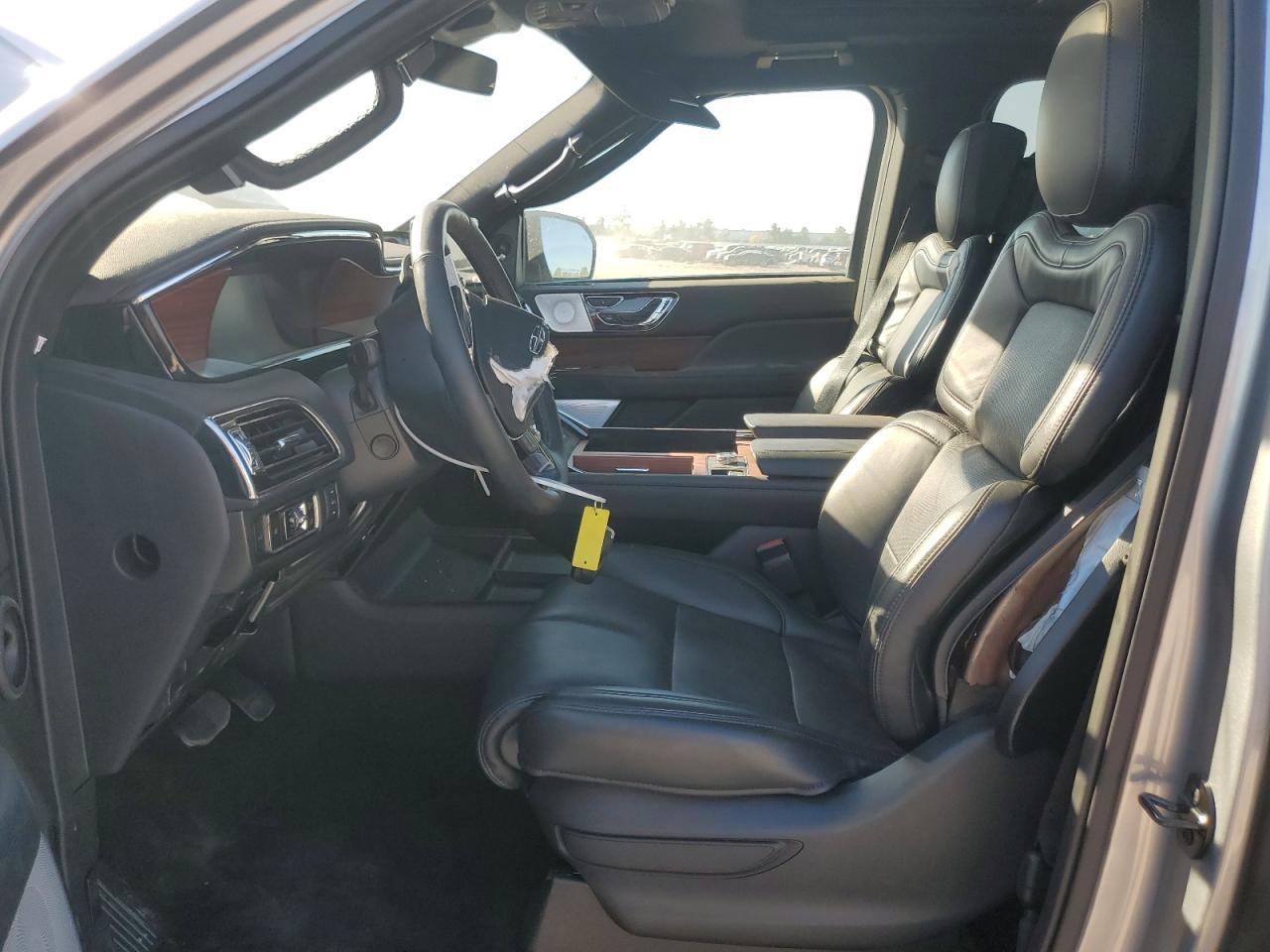 2024 LINCOLN Navigator