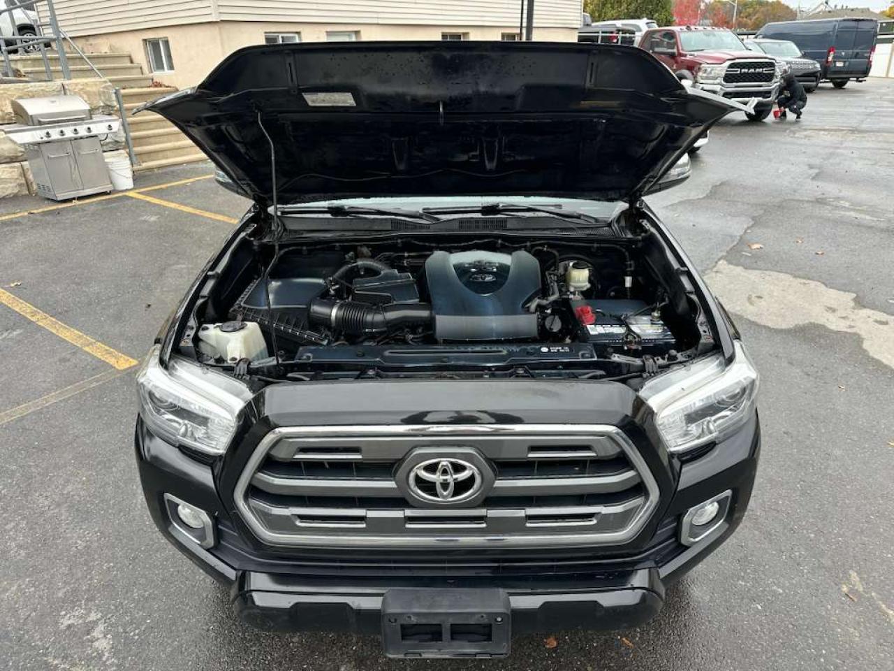2017 TOYOTA TACOMA