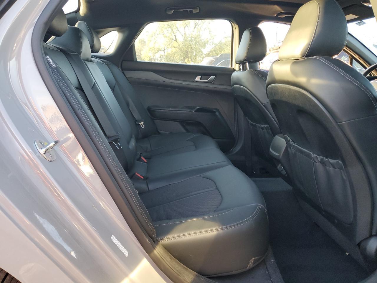2022 KIA K5