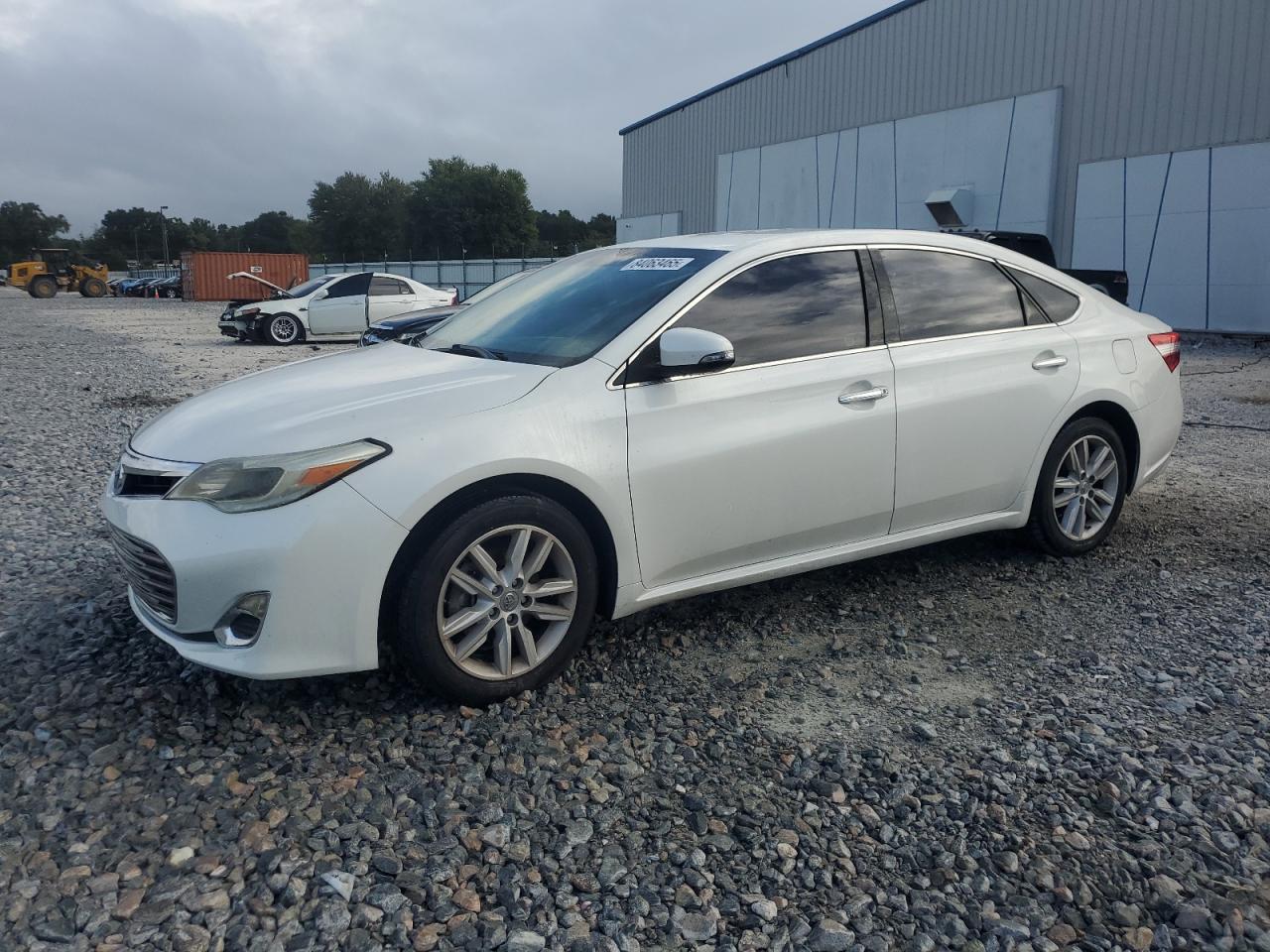 2013 TOYOTA Avalon