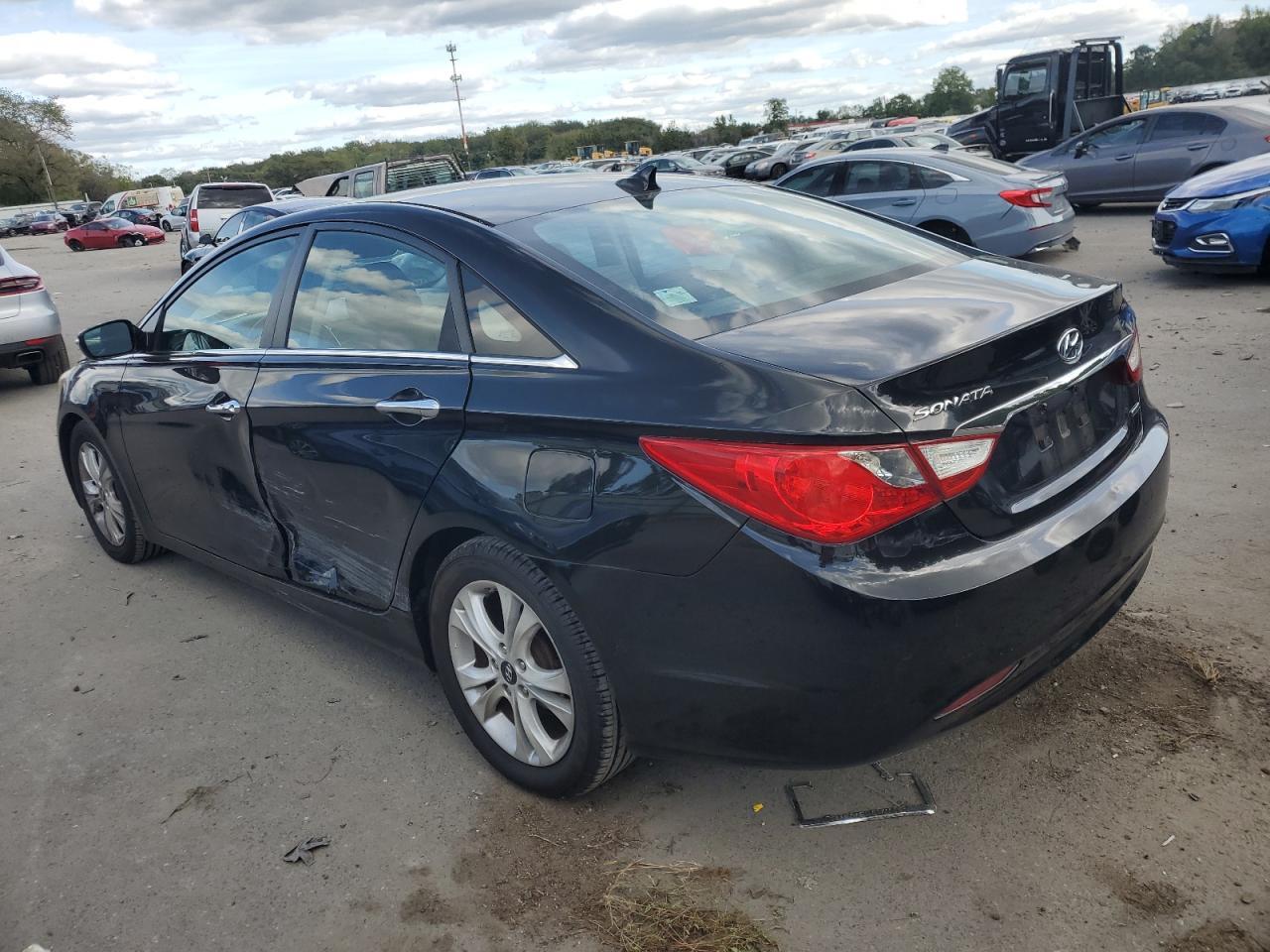 2011 HYUNDAI SONATA