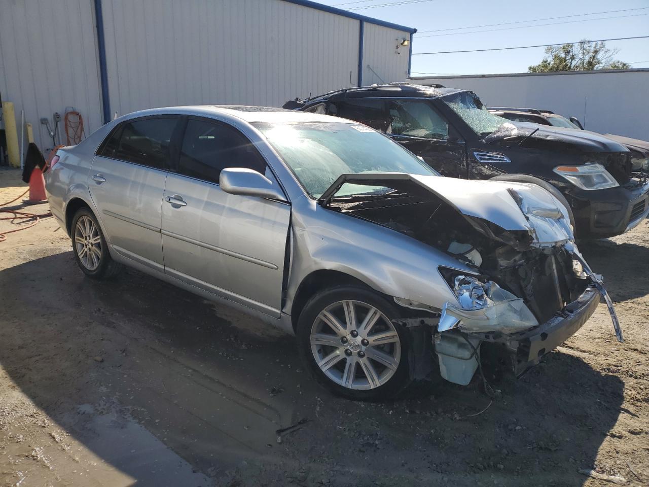 2006 TOYOTA Avalon