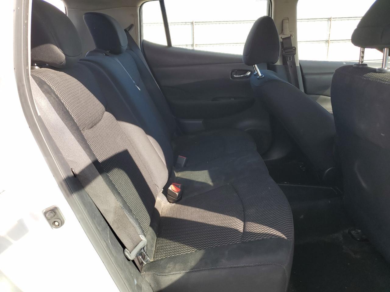 2017 NISSAN LEAF