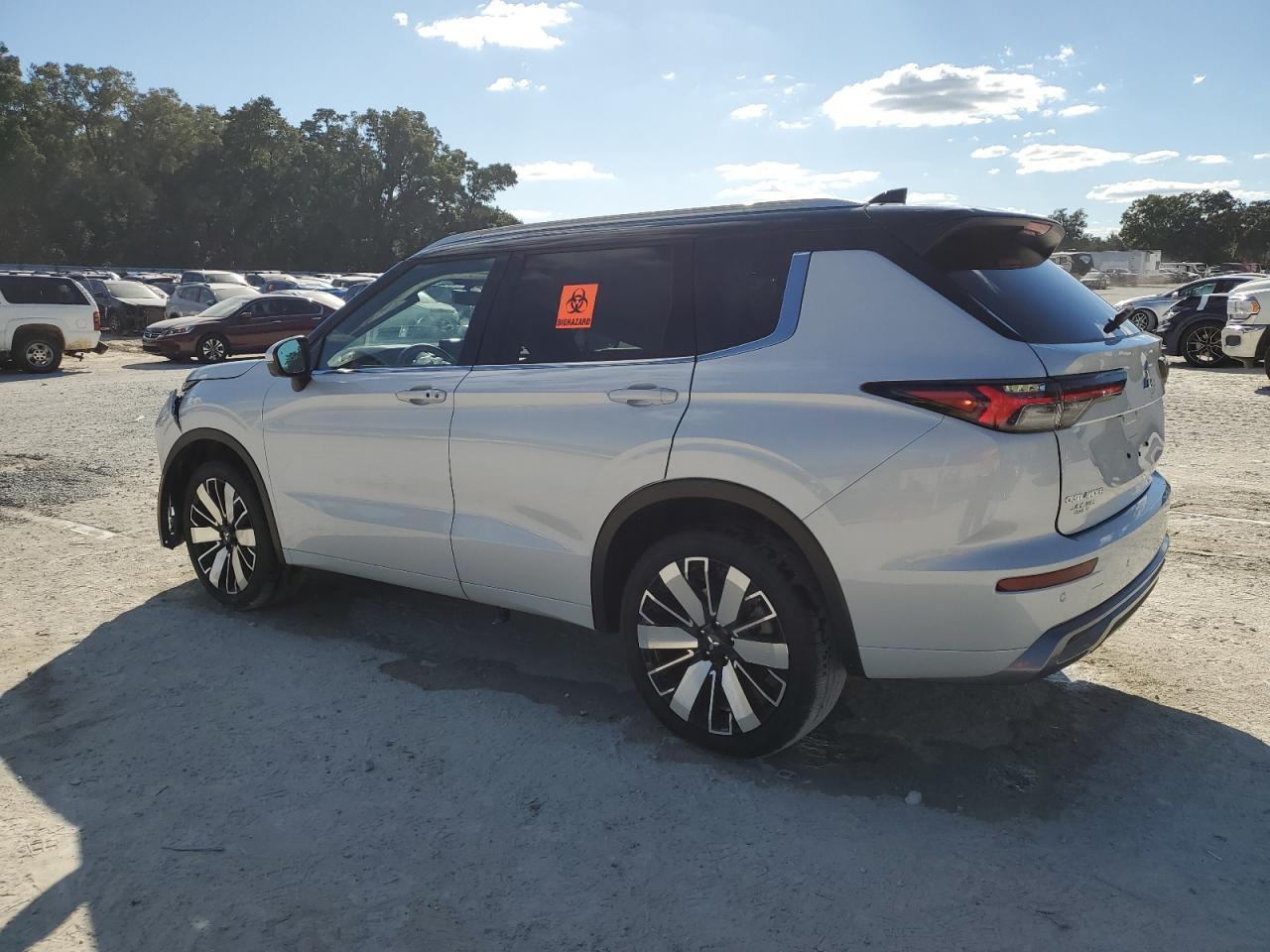 2025 MITSUBISHI outlander