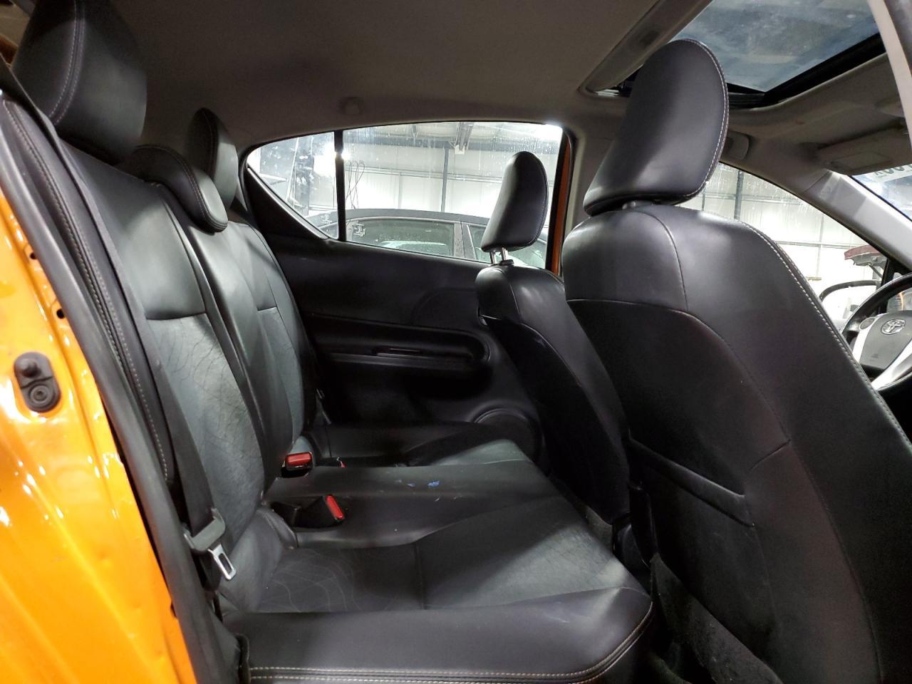 2015 TOYOTA Prius c
