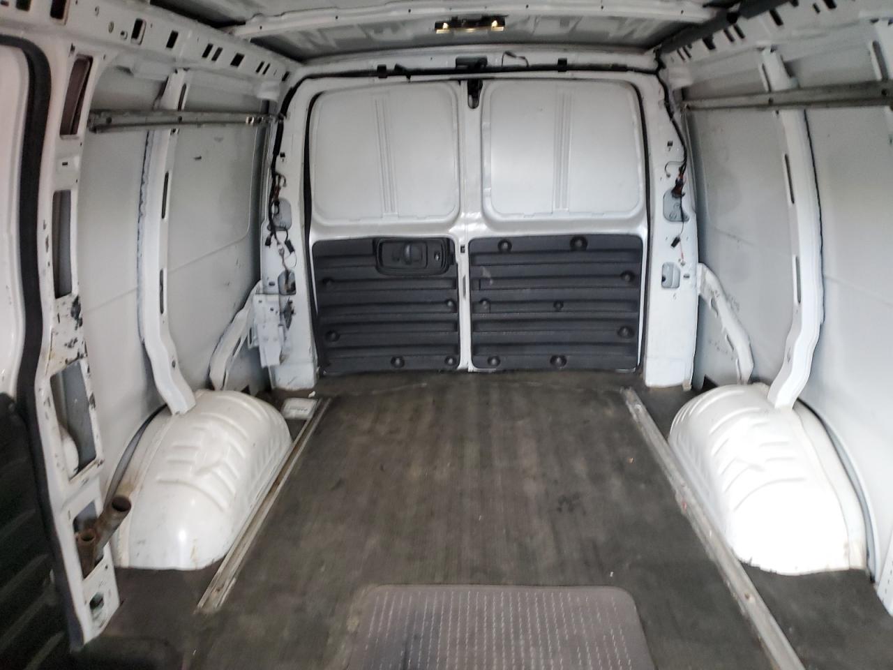 2017 CHEVROLET EXPRESS 2500