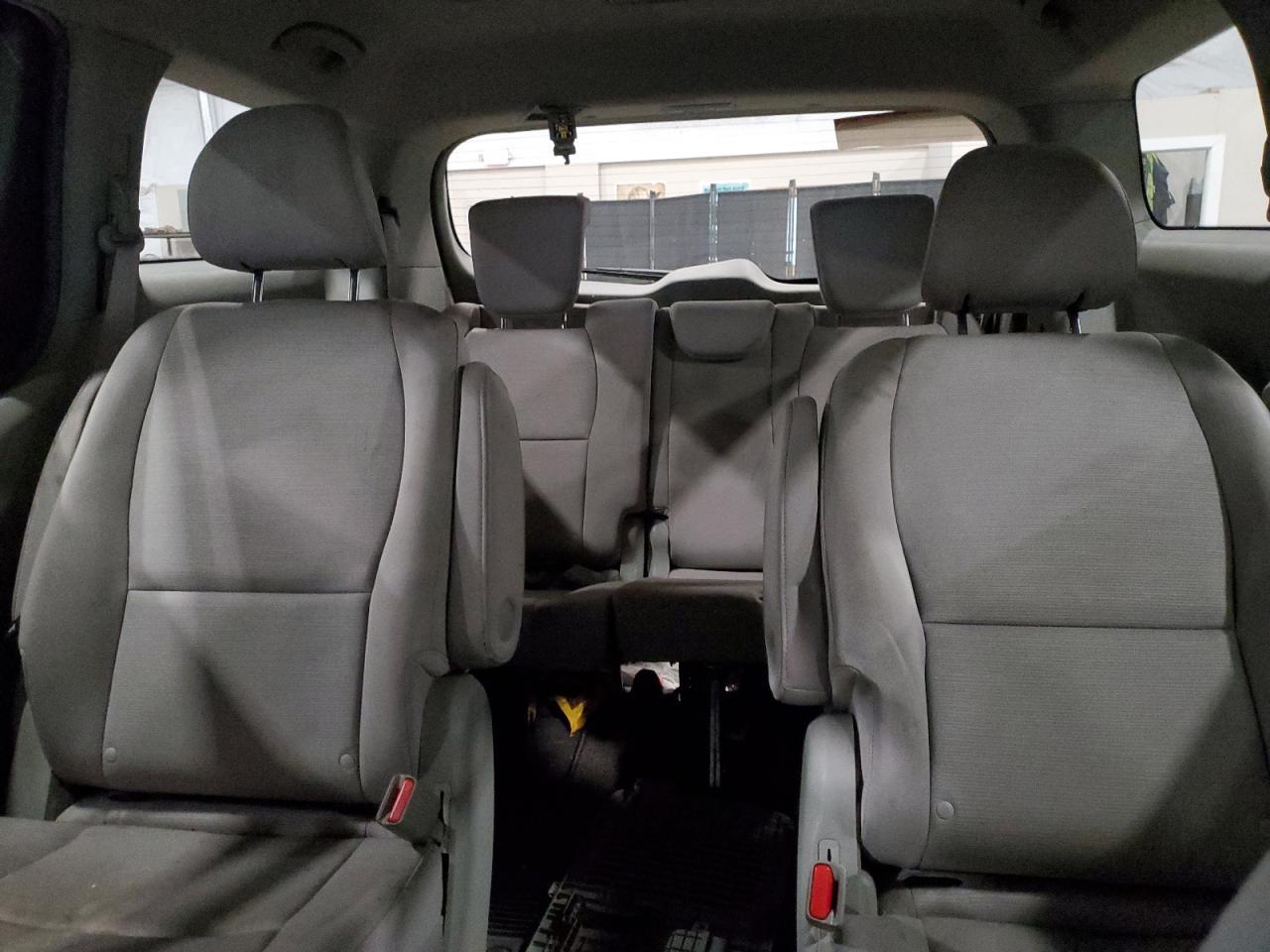 2015 KIA SEDONA