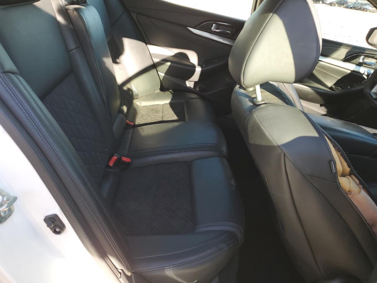 2017 NISSAN Maxima