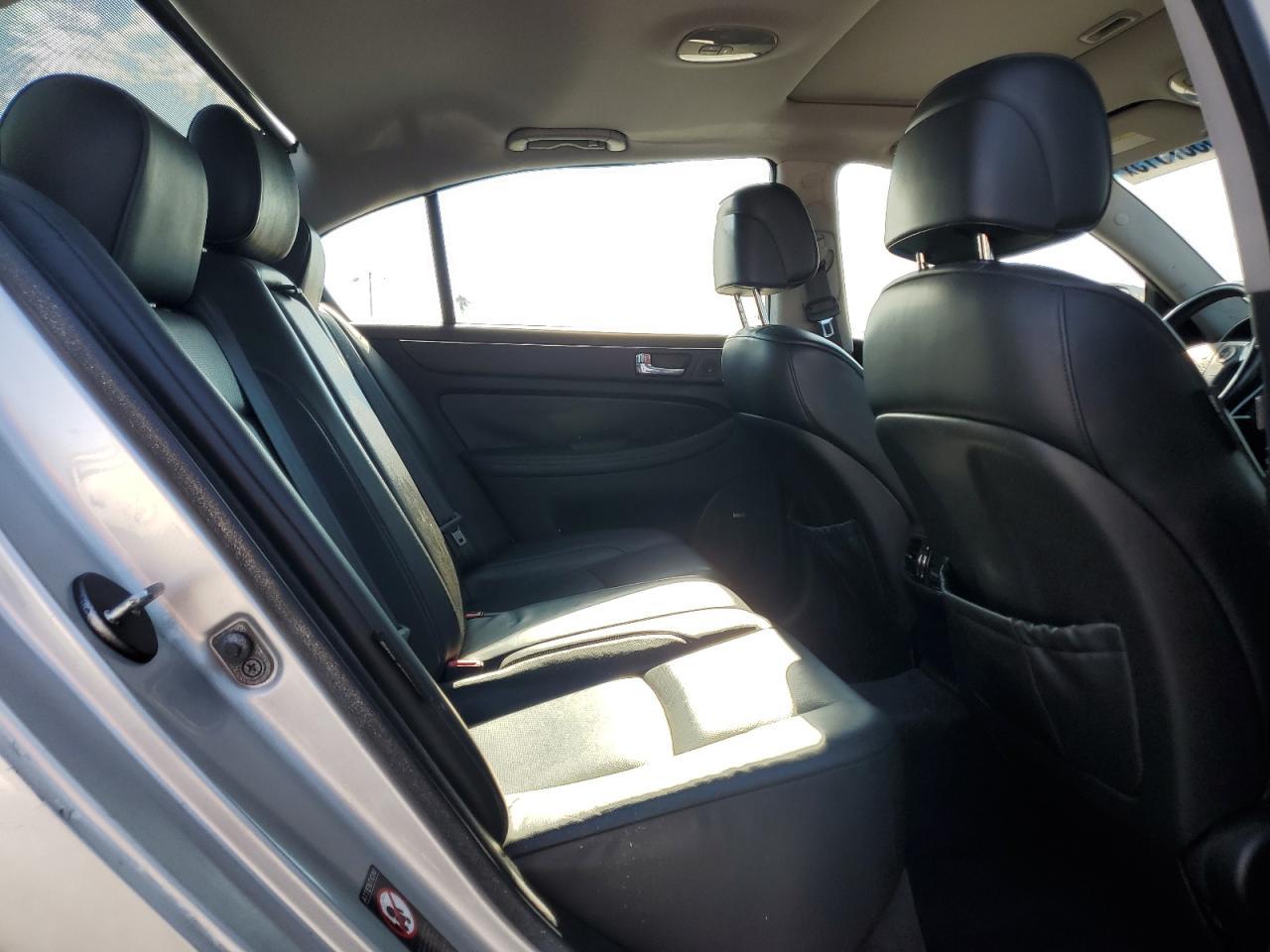 2010 HYUNDAI GENESIS