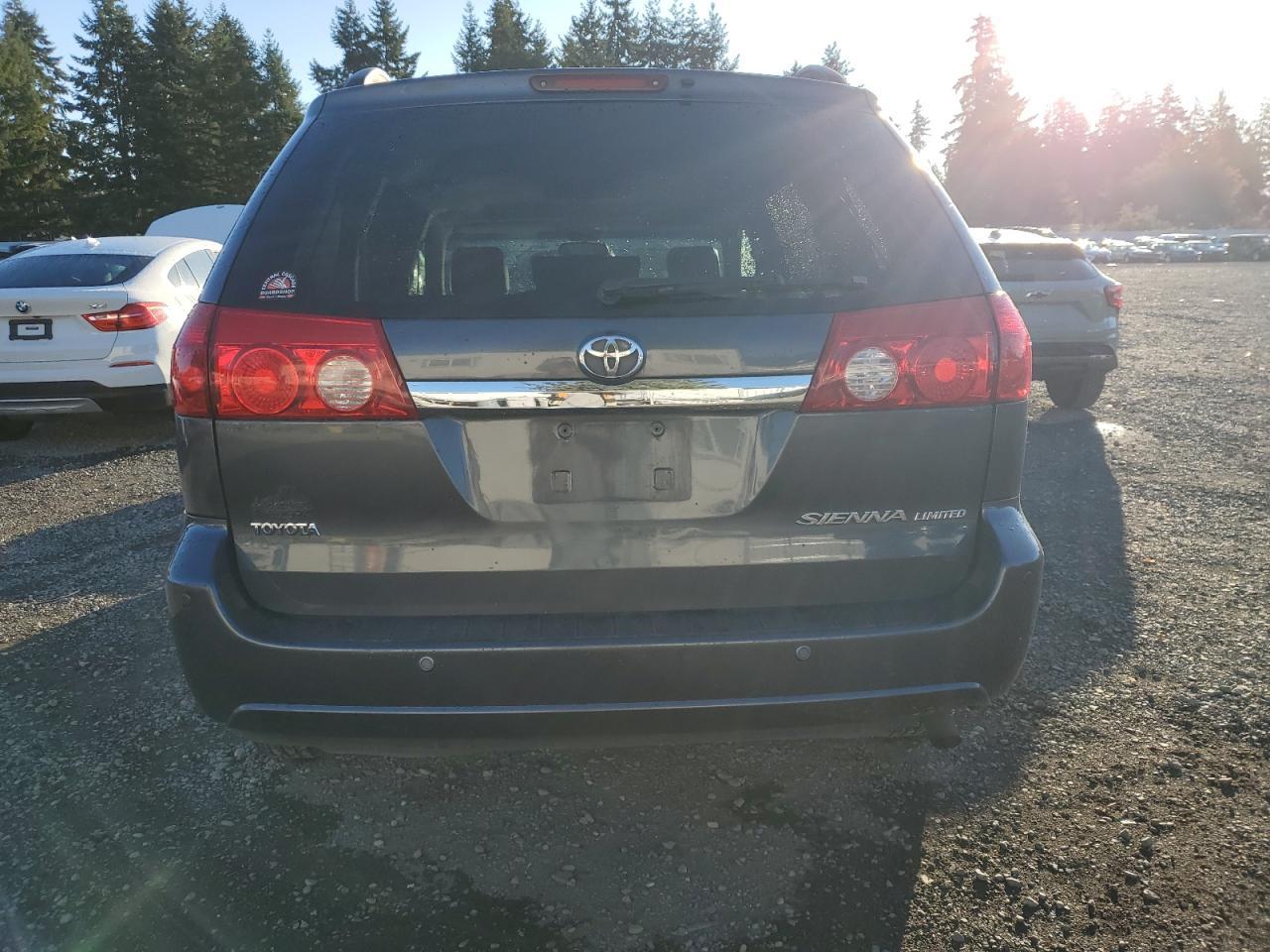 2006 TOYOTA SIENNA