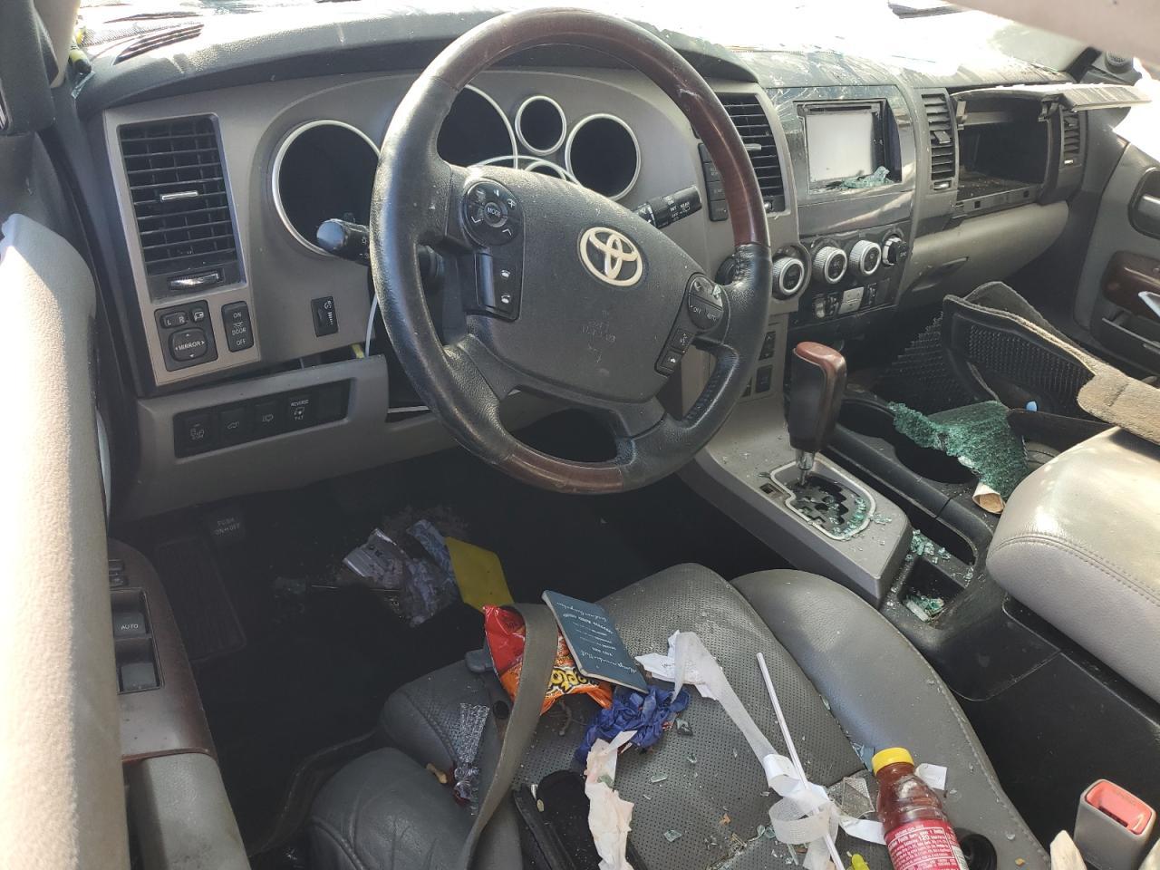 2012 TOYOTA Sequoia