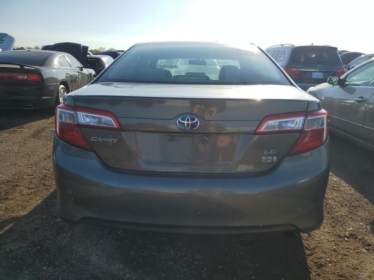 2014 TOYOTA CAMRY