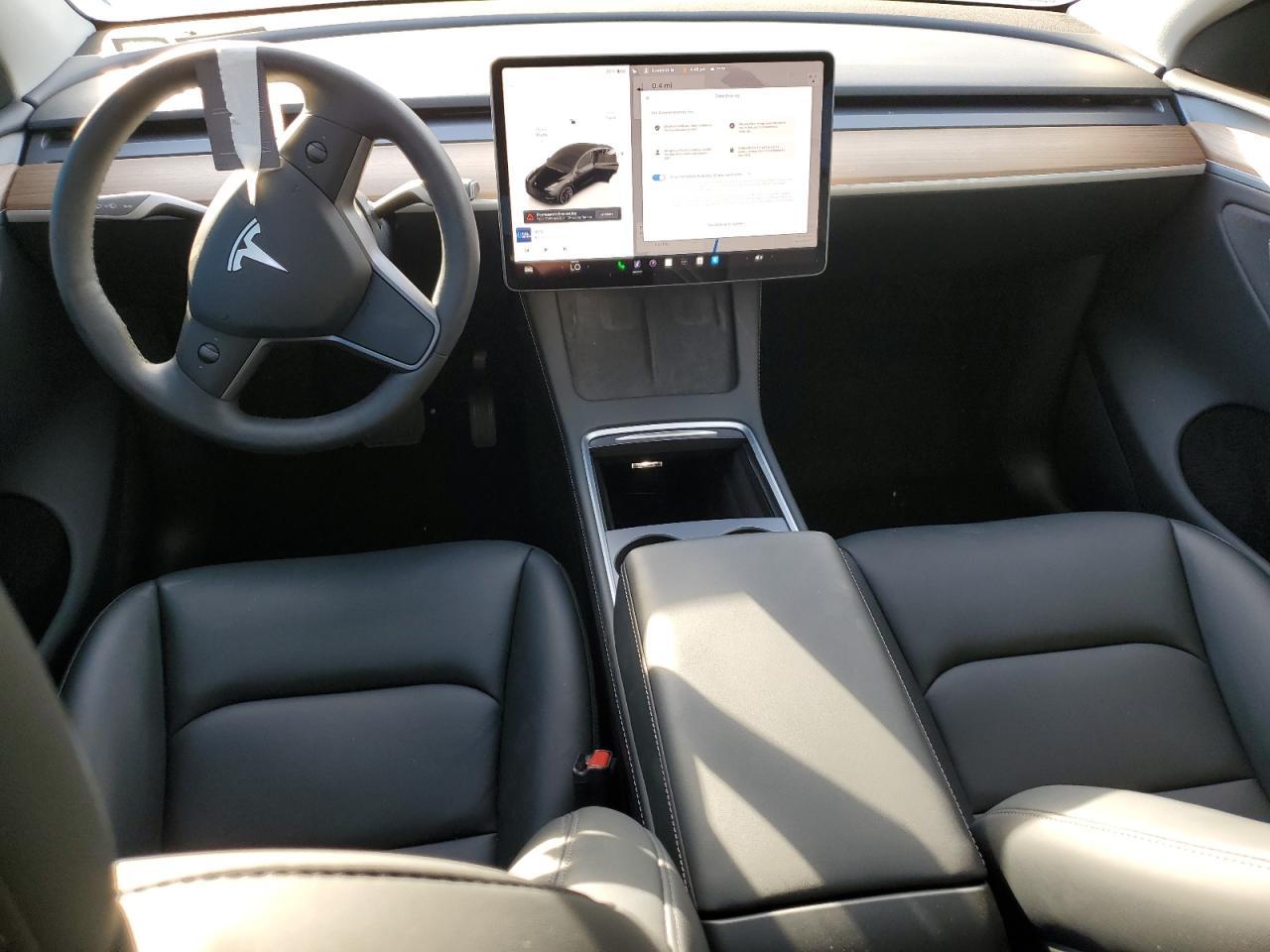 2025 TESLA MODEL Y