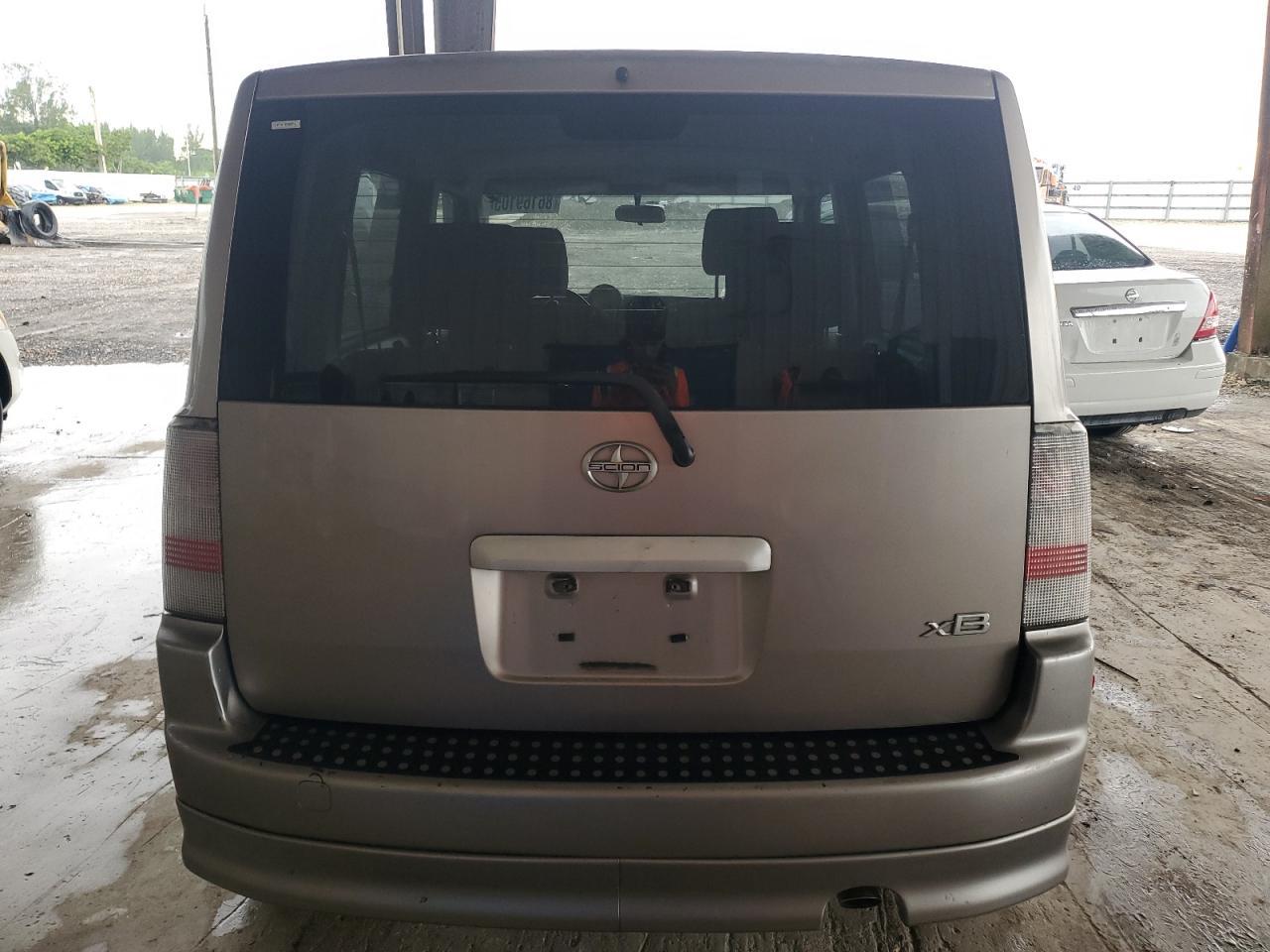 2004 TOYOTA SCION