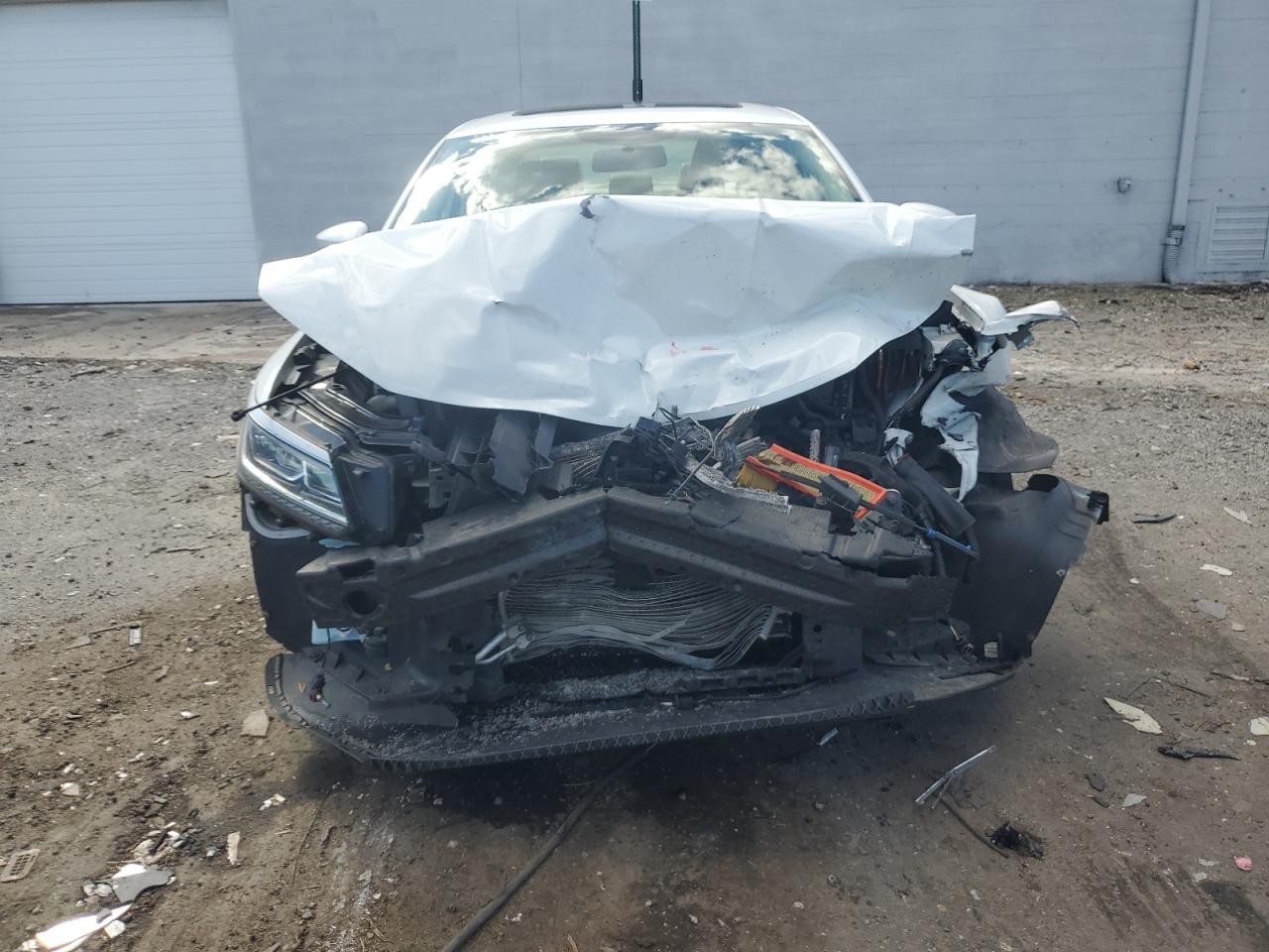 2016 VOLKSWAGEN Passat
