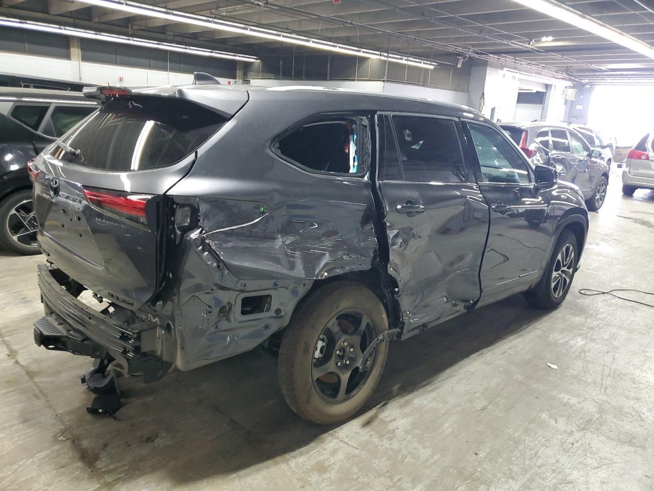 2022 TOYOTA HIGHLANDER