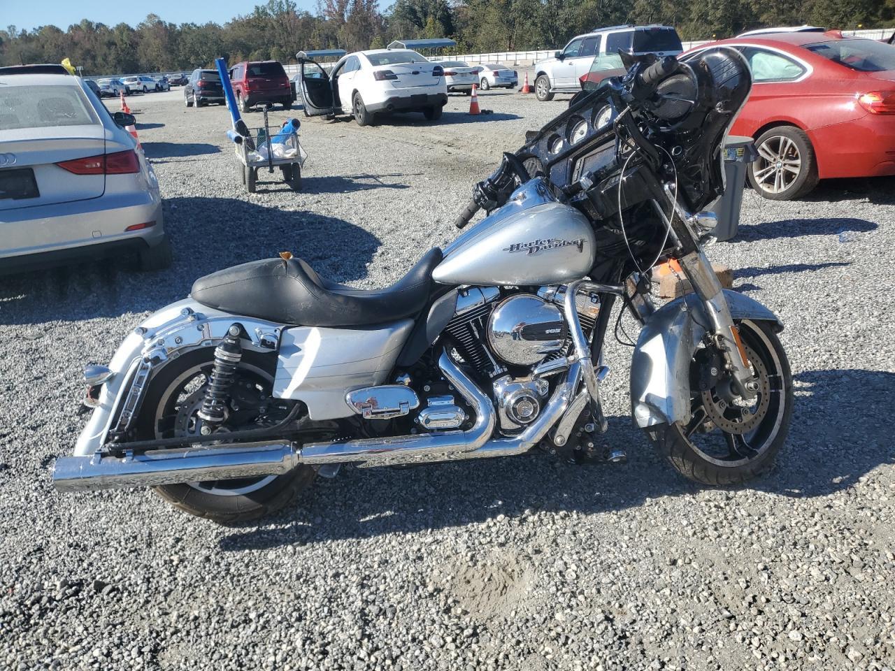 2015 HARLEY-DAVIDSON Flhxs