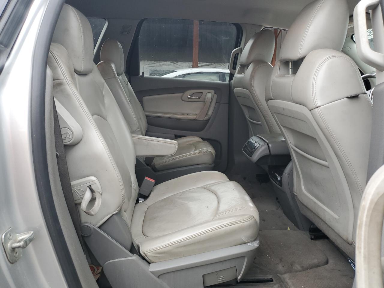 2010 CHEVROLET TRAVERSE