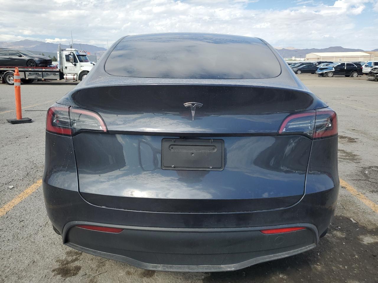 2025 TESLA MODEL Y