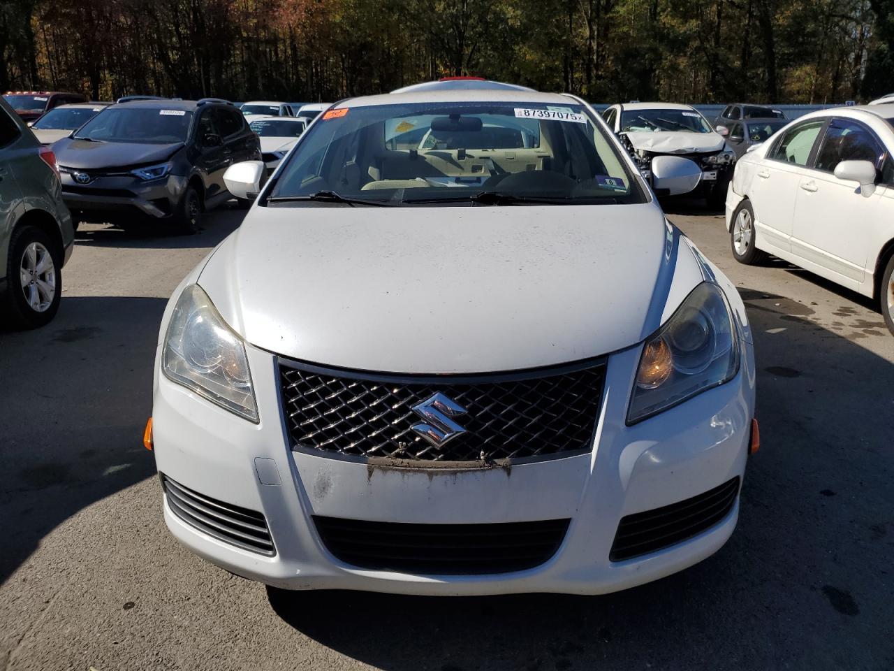 2010 SUZUKI Kizashi