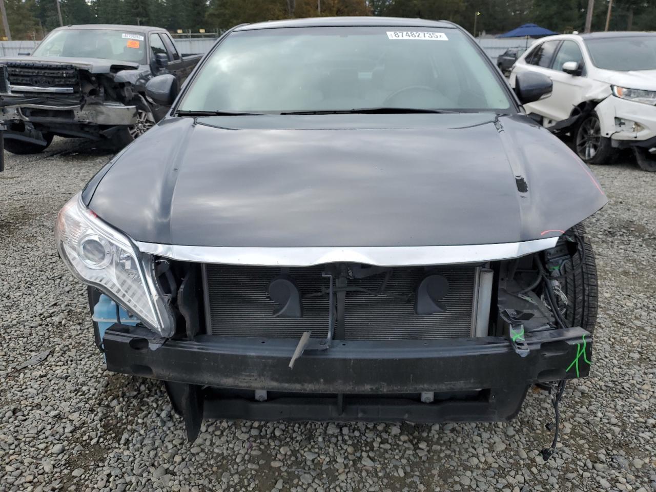 2011 TOYOTA Avalon