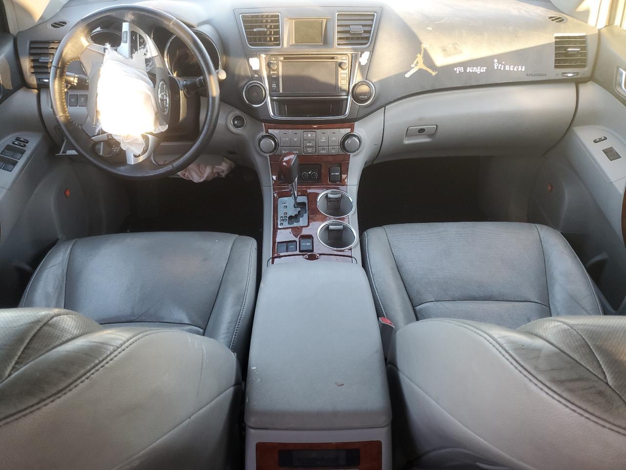 2013 TOYOTA HIGHLANDER