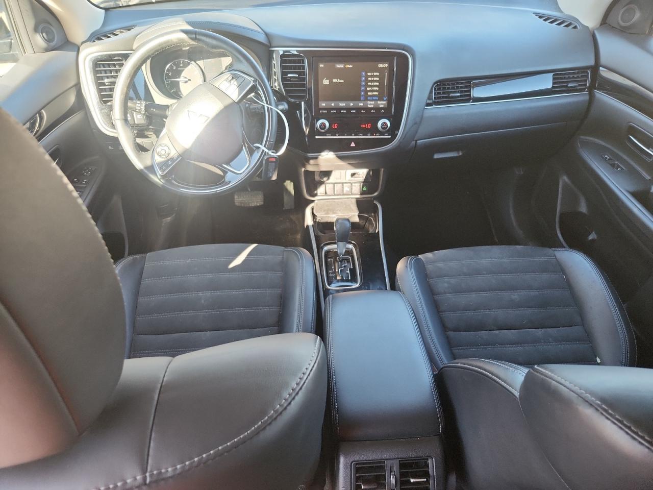 2020 MITSUBISHI outlander