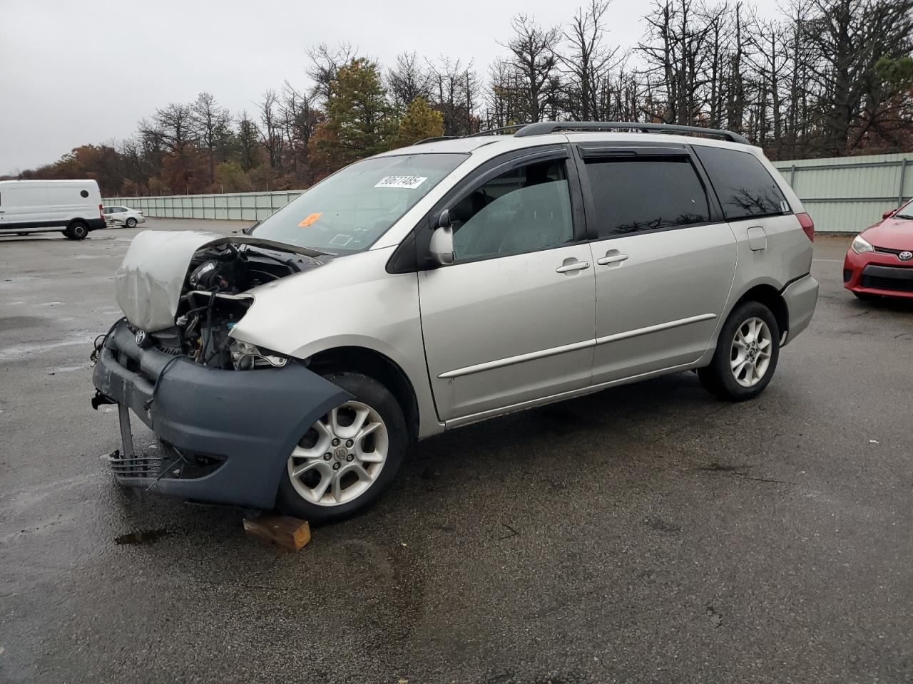 2004 TOYOTA SIENNA