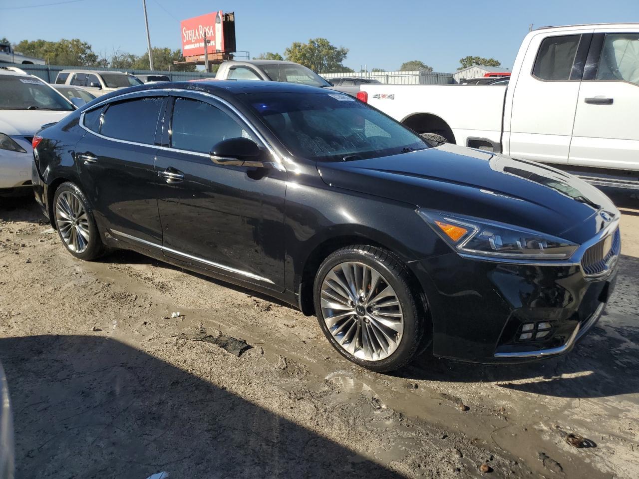 2017 KIA Cadenza