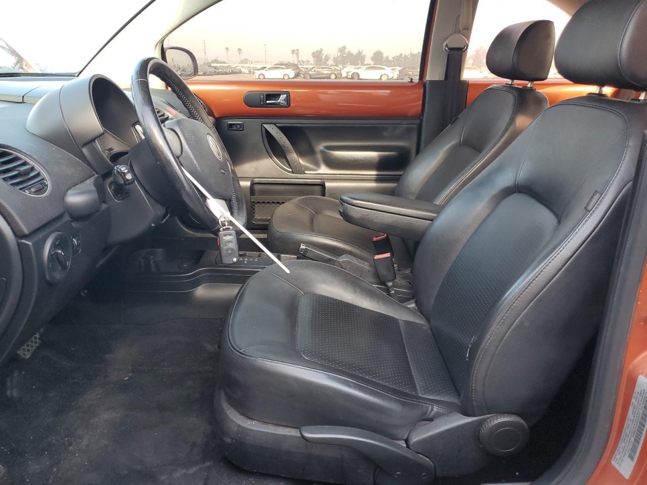 2010 VOLKSWAGEN Beetle