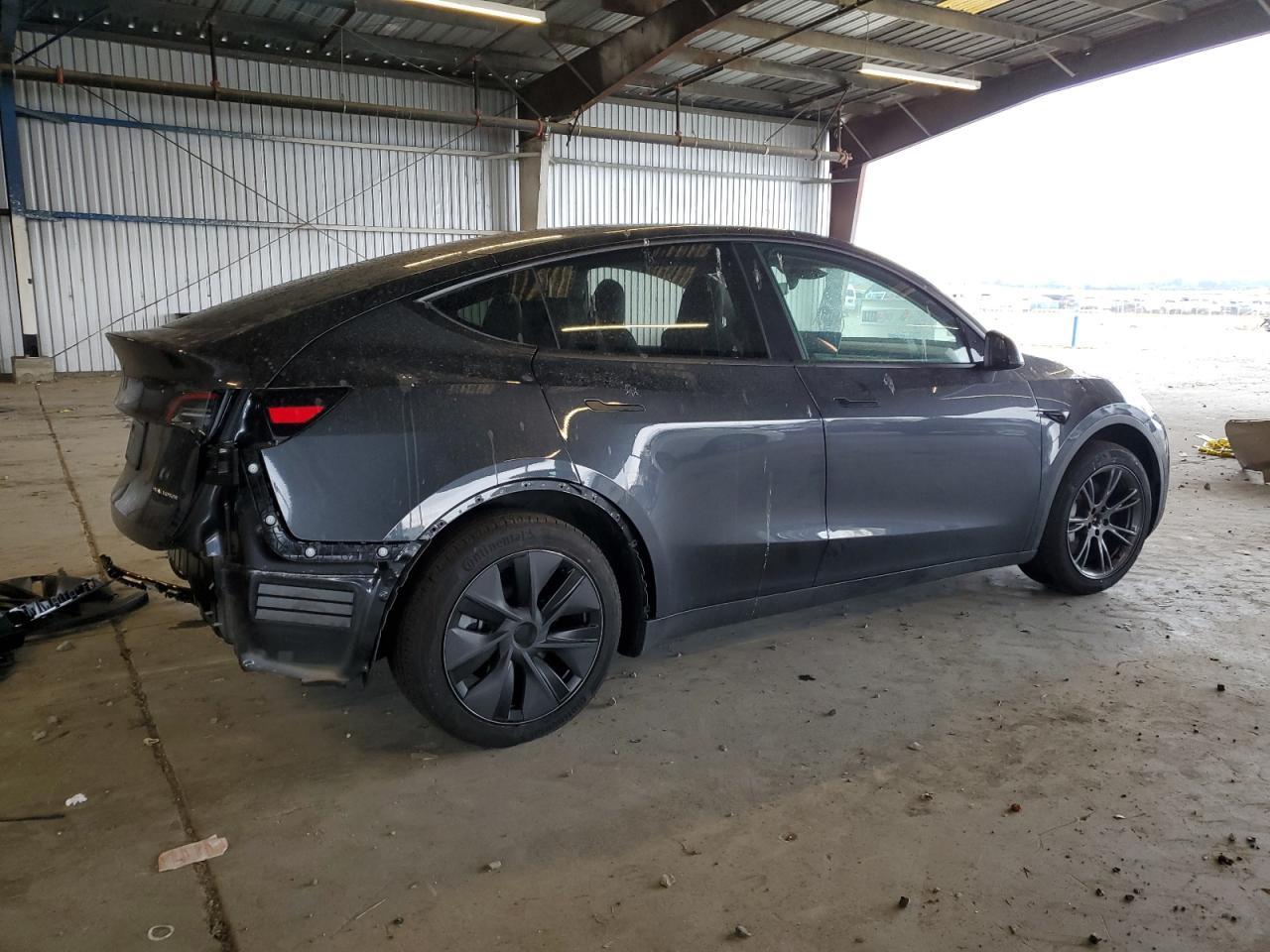 2025 TESLA MODEL Y
