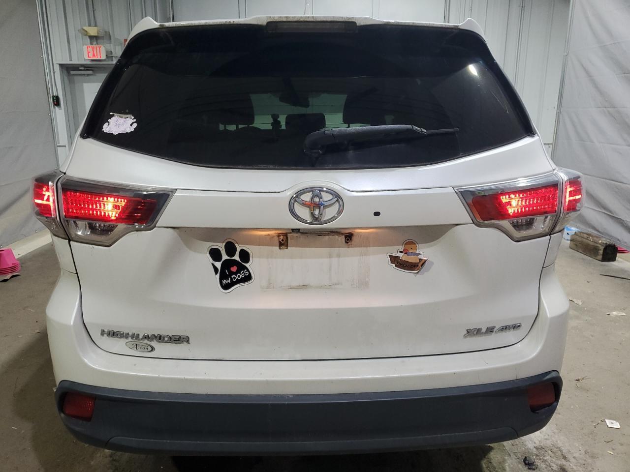 2016 TOYOTA HIGHLANDER
