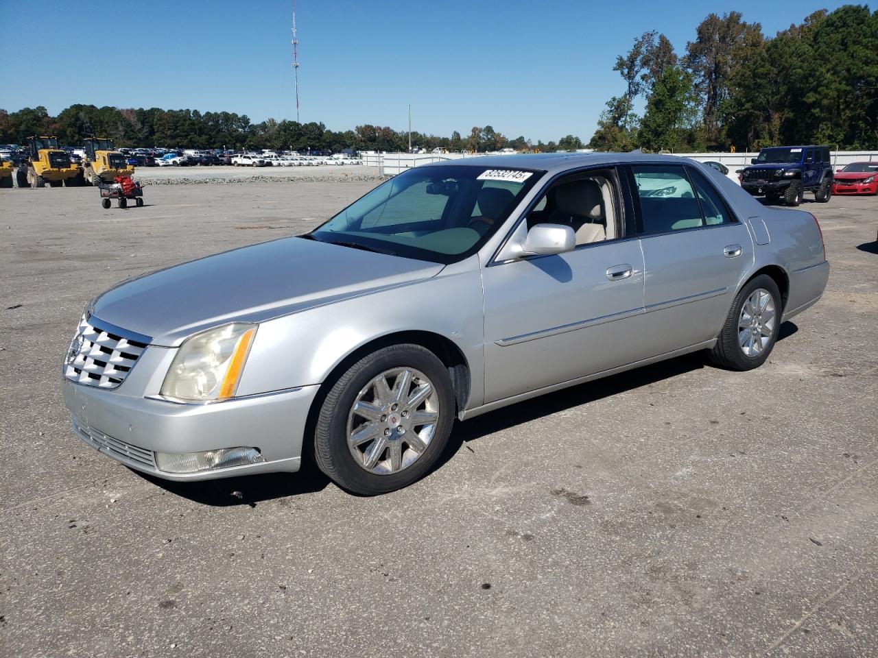 2011 CADILLAC DTS