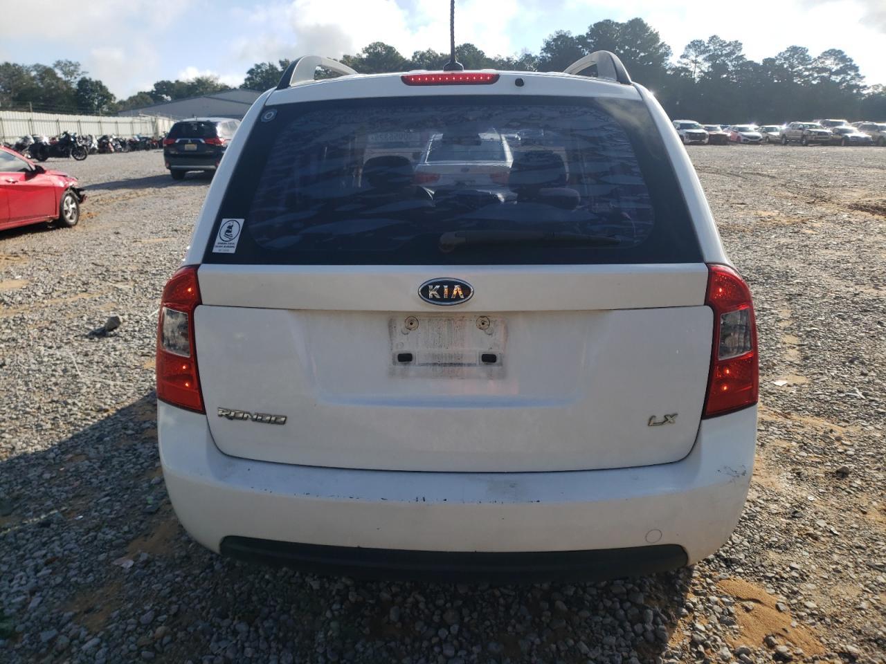 2009 KIA RONDO