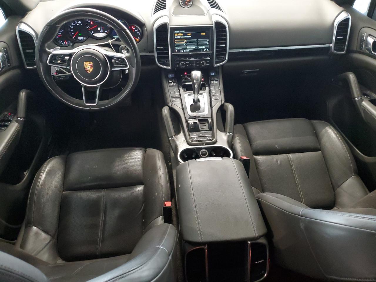 2016 PORSCHE CAYENNE
