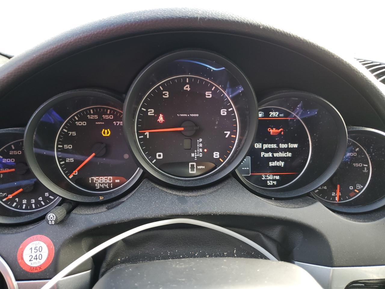 2016 PORSCHE CAYENNE