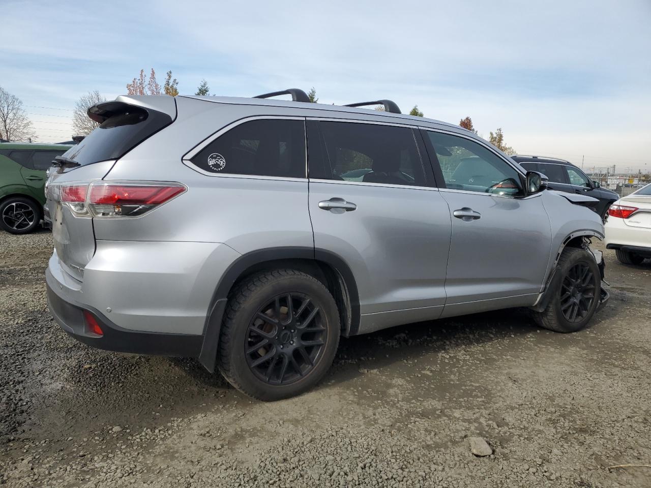 2015 TOYOTA HIGHLANDER