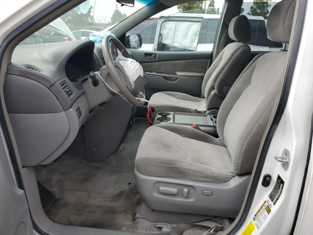 2008 TOYOTA SIENNA