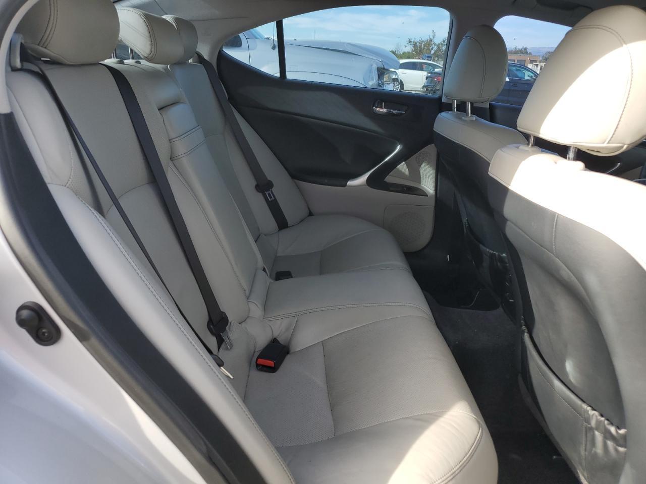 2010 LEXUS Is